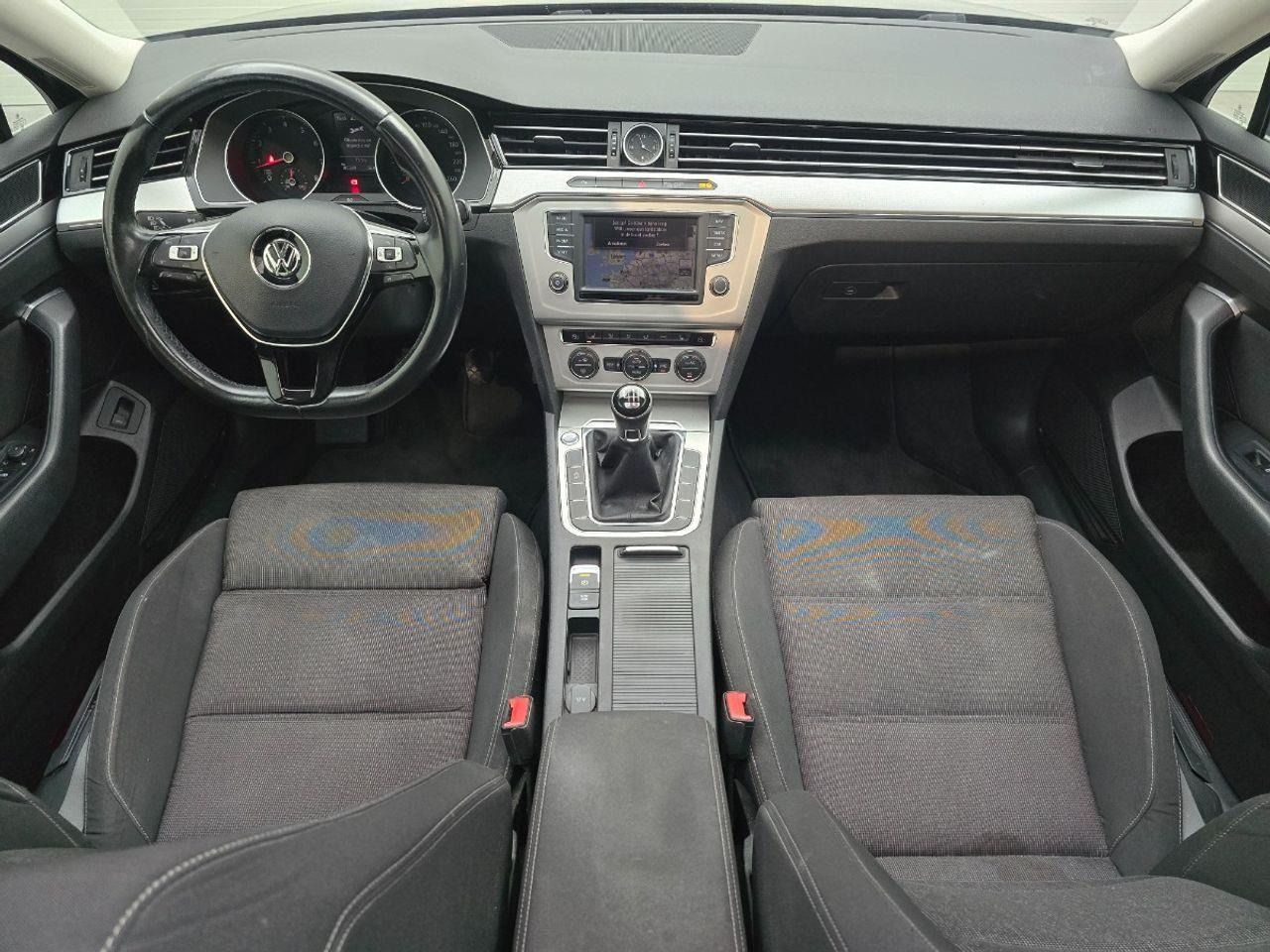 Volkswagen Passat Variant 1.4 TSI Connected Series | 2016 | 185.369 km | JX576P | NAP: Logisch - Autó: 5 kép. Volkswagen Passat Variant 1.4 TSI Connected Series | 2016 | 185.369 km | JX576P | NAP: Logisch - Autó: 5 kép.