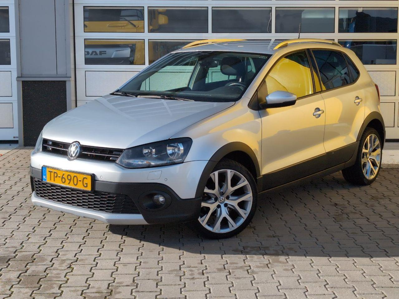 Volkswagen Polo 1.2 TSI Cross Comfortline Business R Automaat | 2017 | 159.021 km | TP690G | NAP: Geen oordeel - Hatchback: 1 kép. Volkswagen Polo 1.2 TSI Cross Comfortline Business R Automaat | 2017 | 159.021 km | TP690G | NAP: Geen oordeel - Hatchback: 1 kép.