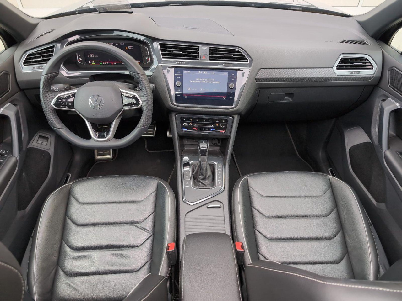 Volkswagen Tiguan 1.4 TSI eHybrid R - Line Business+ | 2021 | 96.459 km | Automaat | P192DG | NAP: Geen oordeel - Terepjáró/ SUV: 5 kép. Volkswagen Tiguan 1.4 TSI eHybrid R - Line Business+ | 2021 | 96.459 km | Automaat | P192DG | NAP: Geen oordeel - Terepjáró/ SUV: 5 kép.