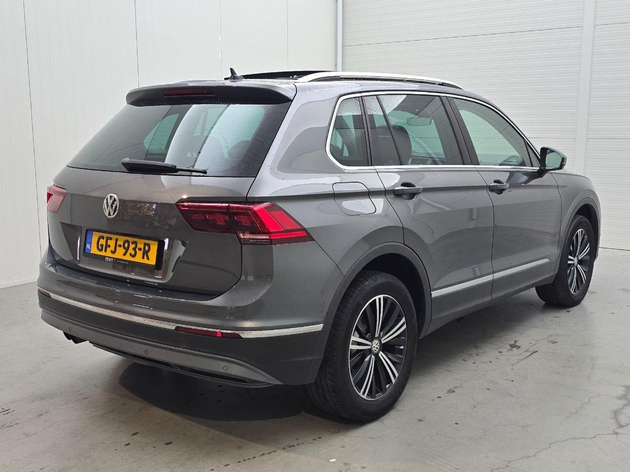 Volkswagen Tiguan 2.0 TSI 4Motion Highline | 2017 | 126.011 km | GFJ93R | NAP: Geen oordeel - Terepjáró/ SUV: 4 kép. Volkswagen Tiguan 2.0 TSI 4Motion Highline | 2017 | 126.011 km | GFJ93R | NAP: Geen oordeel - Terepjáró/ SUV: 4 kép.