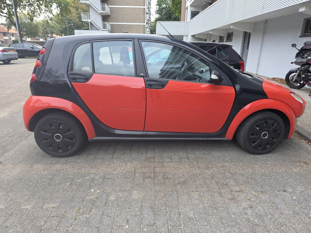 Smart | forfour | 1.1 pulse | 2006 | 234.985 km | 50TDBF | Logisch - Hatchback: 2 kép. Smart | forfour | 1.1 pulse | 2006 | 234.985 km | 50TDBF | Logisch - Hatchback: 2 kép.