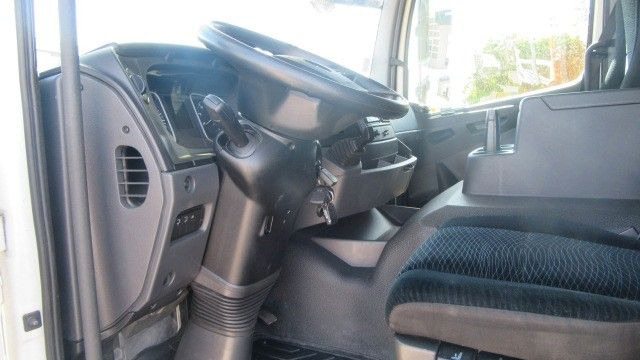 Mercedes-Benz 1527L Pr.Pl.LBW km 31.000 - Ponyvás teherautó: 4 kép. Mercedes-Benz 1527L Pr.Pl.LBW km 31.000 - Ponyvás teherautó: 4 kép.