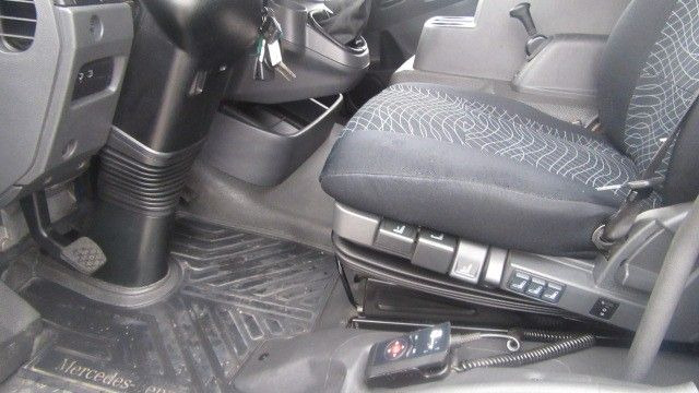 Mercedes-Benz 818L Koffer LBW, 1,5 to, Seitentüre lízing Mercedes-Benz 818L Koffer LBW, 1,5 to, Seitentüre: 9 kép.