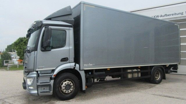 Mercedes-Benz Axor 1827L Koffer LBW - Dobozos felépítményű teherautó: 4 kép. Mercedes-Benz Axor 1827L Koffer LBW - Dobozos felépítményű teherautó: 4 kép.