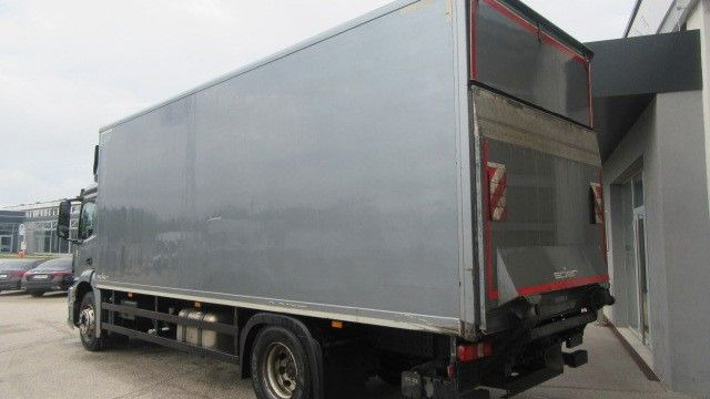 Mercedes-Benz Axor 1827L Koffer LBW - Dobozos felépítményű teherautó: 5 kép. Mercedes-Benz Axor 1827L Koffer LBW - Dobozos felépítményű teherautó: 5 kép.