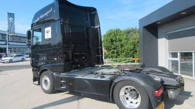 DAF XF 530 - Nyergesvontató: 5 kép. DAF XF 530 - Nyergesvontató: 5 kép.