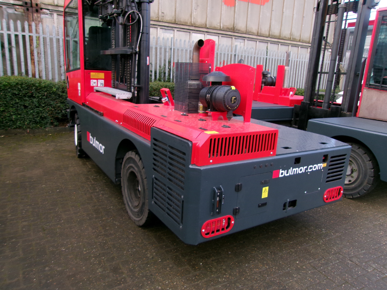 Oldalrakodó targoncá BULMOR DQR50/12/54T: 17 kép.