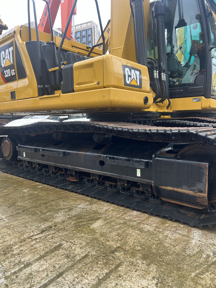 CATERPILLAR 320GC - Lánctalpas kotró: 1 kép. CATERPILLAR 320GC - Lánctalpas kotró: 1 kép.