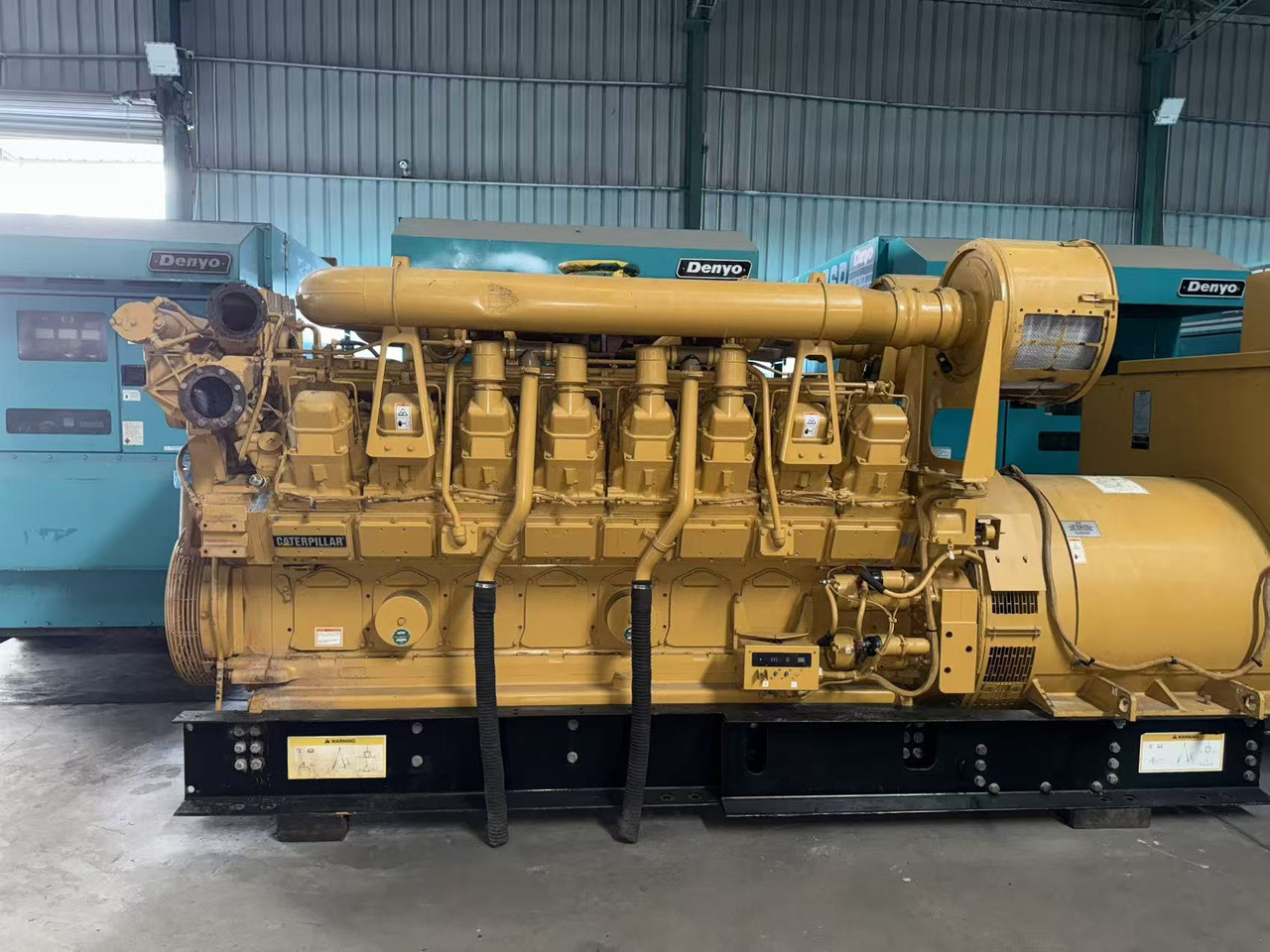 CATPILLAR 2200F 3516 - Szerszám/ Felszerelés: 1 kép. CATPILLAR 2200F 3516 - Szerszám/ Felszerelés: 1 kép.