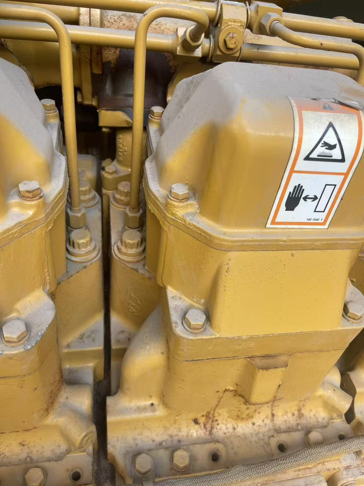 CATPILLAR 3512 - Szerszám/ Felszerelés: 3 kép. CATPILLAR 3512 - Szerszám/ Felszerelés: 3 kép.