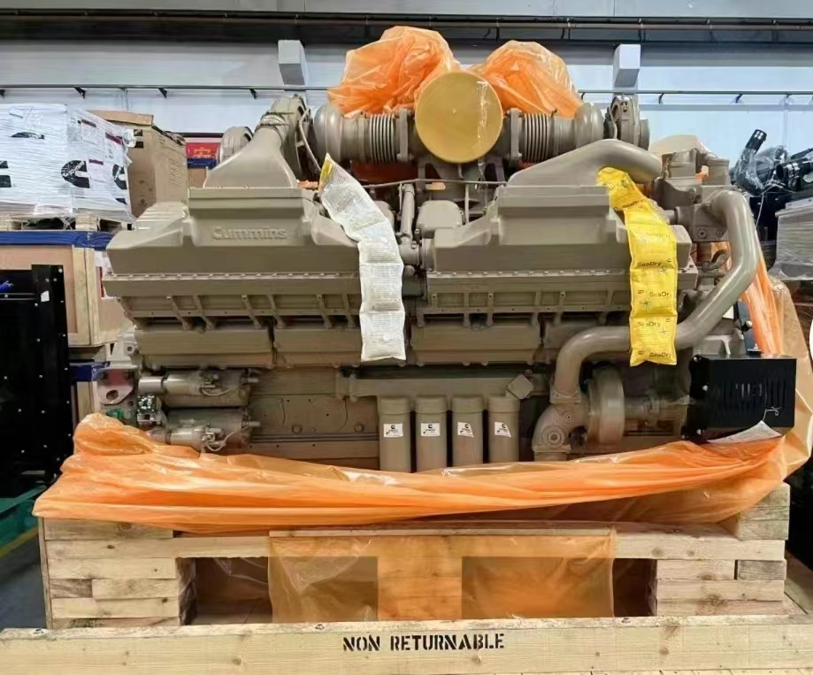 Cummins QSK60-G7 - Motor: 1 kép. Cummins QSK60-G7 - Motor: 1 kép.