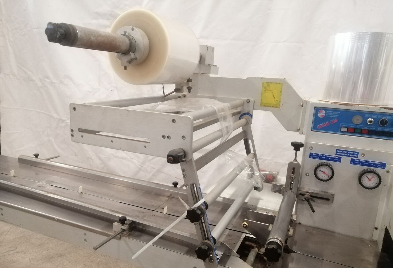 Delfin Orion 600 - Csomagológép: 3 kép. Delfin Orion 600 - Csomagológép: 3 kép.