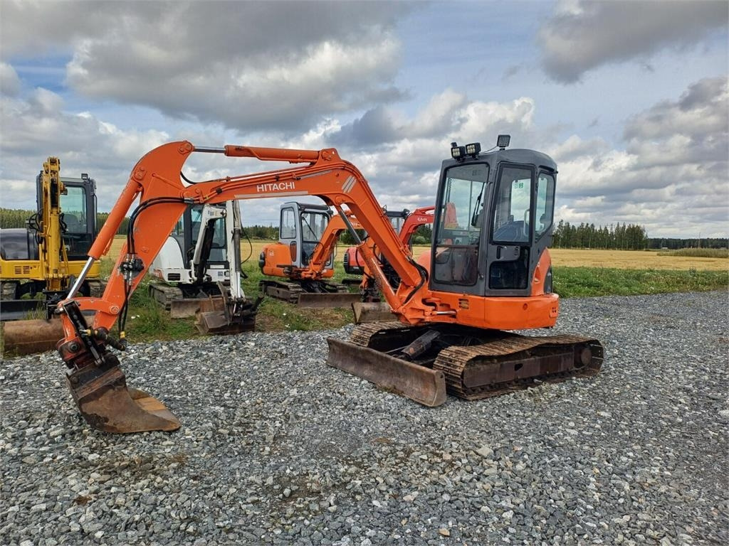 Hitachi EX50U kallistuvalla s40 liittimellä. - Minikotró: 1 kép. Hitachi EX50U kallistuvalla s40 liittimellä. - Minikotró: 1 kép.