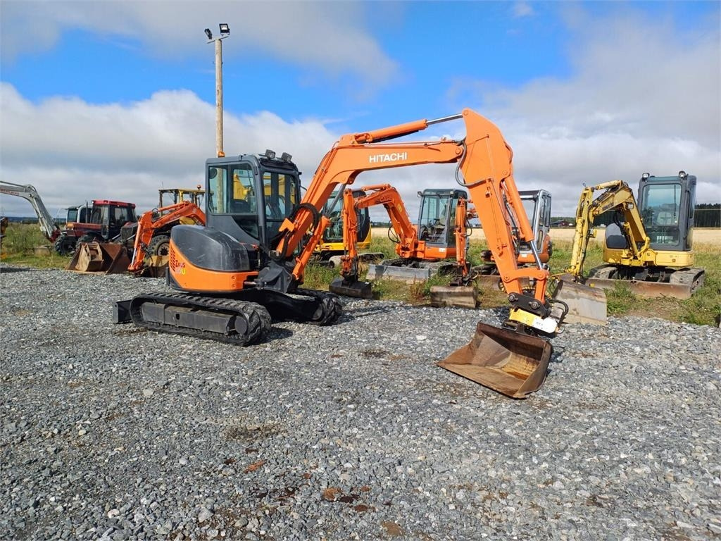 Hitachi ZX50u Engcon pyörittäjällä - Minikotró: 5 kép. Hitachi ZX50u Engcon pyörittäjällä - Minikotró: 5 kép.
