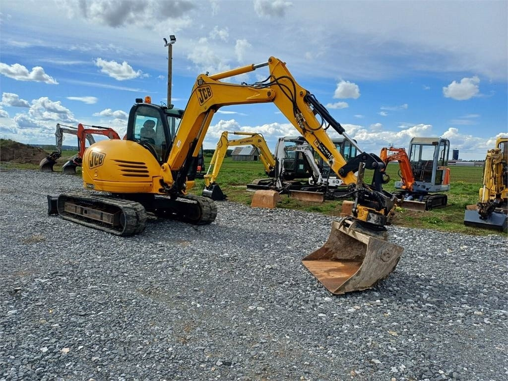 JCB 8080 Engconin pyörittäjällä - Minikotró: 5 kép. JCB 8080 Engconin pyörittäjällä - Minikotró: 5 kép.