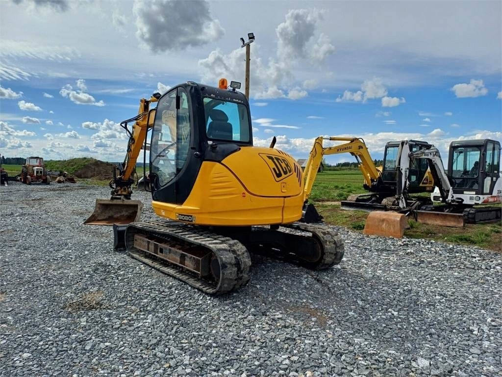 JCB 8080 Engconin pyörittäjällä - Minikotró: 4 kép. JCB 8080 Engconin pyörittäjällä - Minikotró: 4 kép.