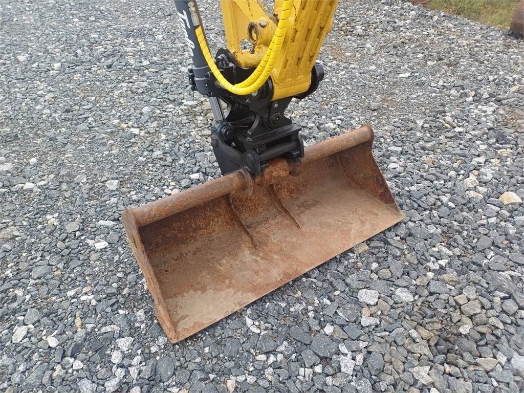 Komatsu PC50mr2 kallistuvalla liittimellä - Minikotró: 4 kép. Komatsu PC50mr2 kallistuvalla liittimellä - Minikotró: 4 kép.
