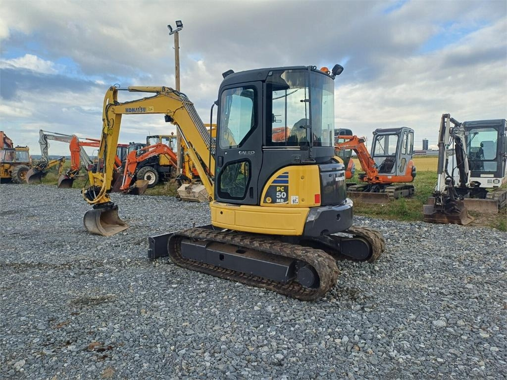 Komatsu pc50mr-2 Engcon pyörittäjällä - Minikotró: 3 kép. Komatsu pc50mr-2 Engcon pyörittäjällä - Minikotró: 3 kép.