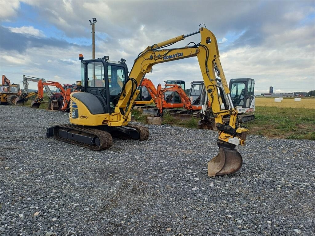 Komatsu pc50mr-2 Engcon pyörittäjällä - Minikotró: 4 kép. Komatsu pc50mr-2 Engcon pyörittäjällä - Minikotró: 4 kép.