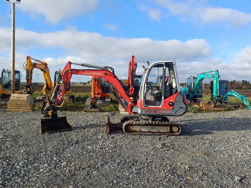 Neuson 3602RD Engcon pyörittäjällä - Minikotró: 2 kép. Neuson 3602RD Engcon pyörittäjällä - Minikotró: 2 kép.