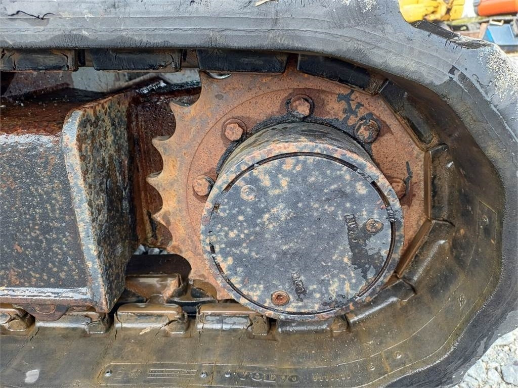 Pel-Job Volvo EB25.4 kallistuvalla liittimellä  lízing Pel-Job Volvo EB25.4 kallistuvalla liittimellä: 9 kép.