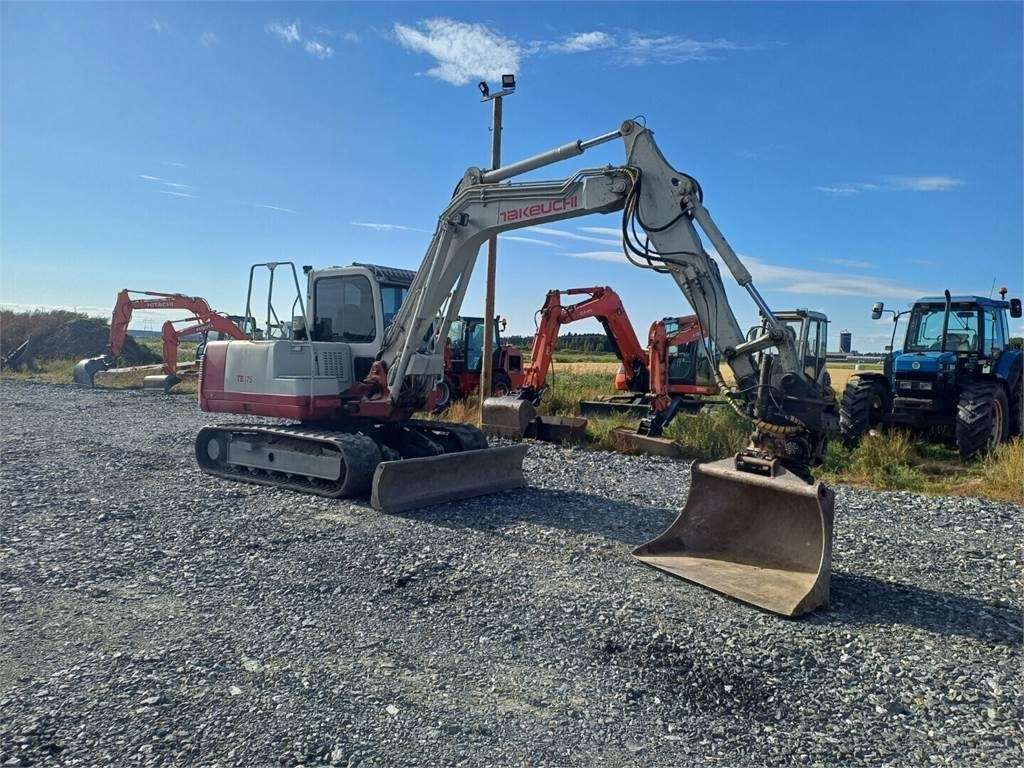 Takeuchi Tb175 Engconilla - Minikotró: 4 kép. Takeuchi Tb175 Engconilla - Minikotró: 4 kép.