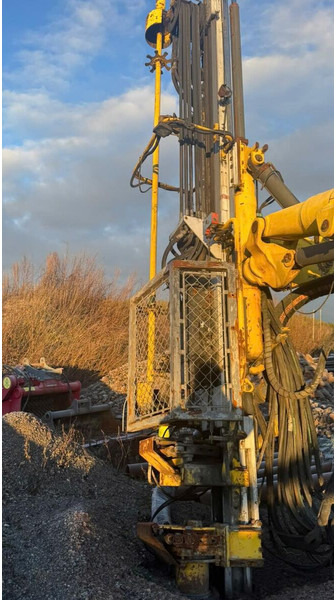 Atlas-Copco ROC D7 - Fúrógép: 1 kép. Atlas-Copco ROC D7 - Fúrógép: 1 kép.