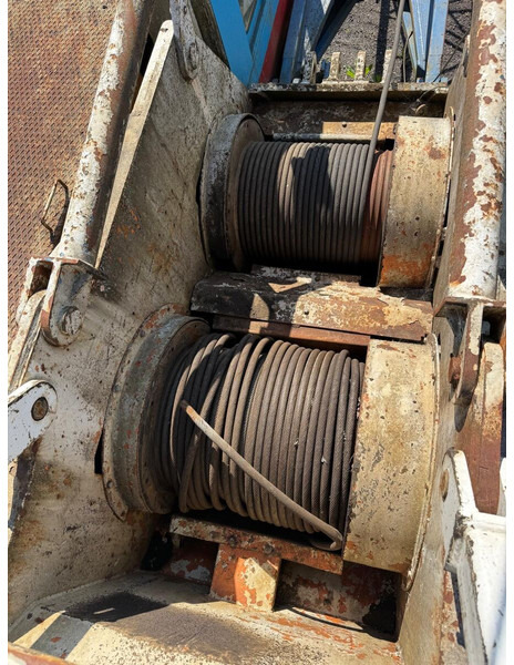 Casagrande C60 - Lánctalpas daru: 2 kép. Casagrande C60 - Lánctalpas daru: 2 kép.