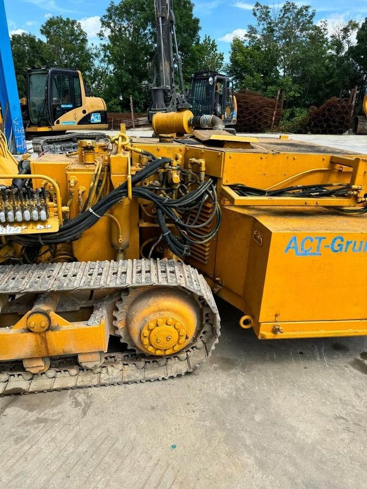 Klemm KR 805 DS - Fúrógép: 4 kép. Klemm KR 805 DS - Fúrógép: 4 kép.