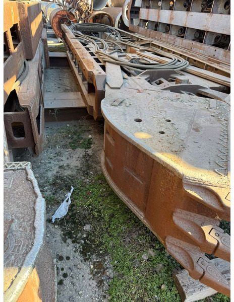 Liebherr Stein HT Diaphragm Wall Grab - Polip kanál - Építőipari gépek: 2 kép. Liebherr Stein HT Diaphragm Wall Grab - Polip kanál - Építőipari gépek: 2 kép.