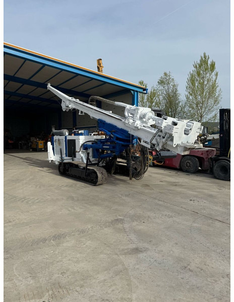 Soilmec SM 400 - Fúrógép: 5 kép. Soilmec SM 400 - Fúrógép: 5 kép.