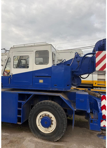 Tadano AR 300E - Rakodódaru: 3 kép. Tadano AR 300E - Rakodódaru: 3 kép.