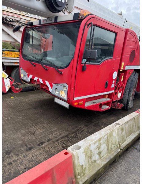 Terex AC40 - Terepjáró autódaru: 2 kép. Terex AC40 - Terepjáró autódaru: 2 kép.