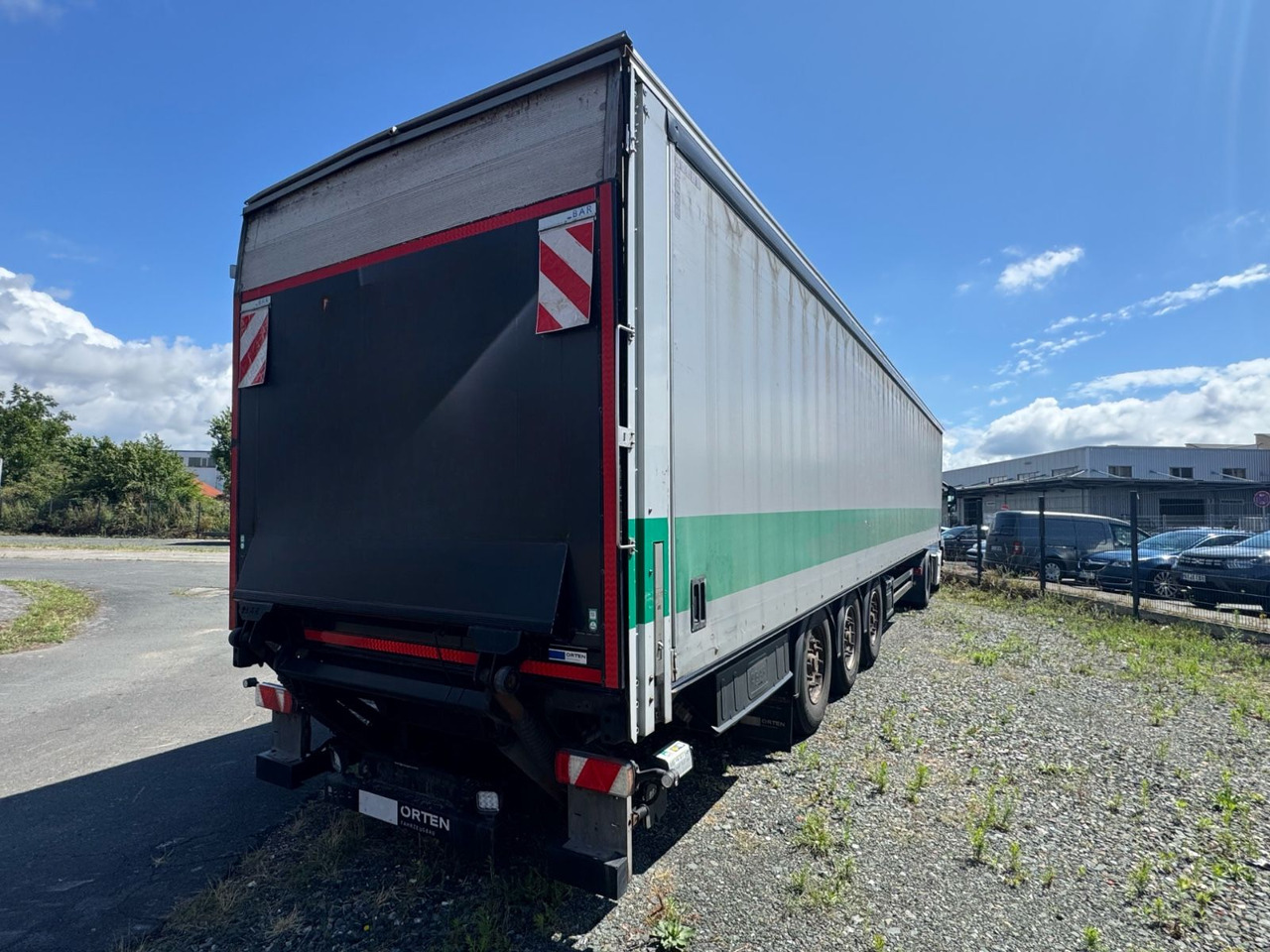 Kögel LBW/SafeServer/Lift/GT-Zertifikat - Ponyvás félpótkocsi: 5 kép. Kögel LBW/SafeServer/Lift/GT-Zertifikat - Ponyvás félpótkocsi: 5 kép.