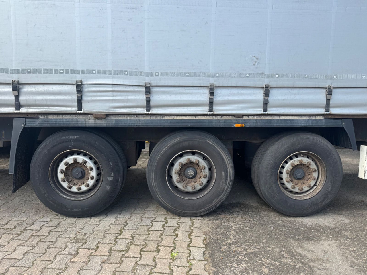 Krone Coil-Liner/Zertifikat/CodeXL - Ponyvás félpótkocsi: 4 kép. Krone Coil-Liner/Zertifikat/CodeXL - Ponyvás félpótkocsi: 4 kép.