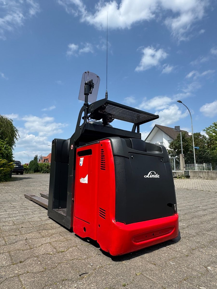 Linde N20VI Elektro-Niederhubwagen | Initialhub - Komissiózó targoncá: 2 kép. Linde N20VI Elektro-Niederhubwagen | Initialhub - Komissiózó targoncá: 2 kép.