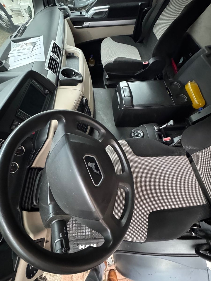 MAN TGS 26.360/LBW/Lenk-Lift/AHK/Voll-Luft - Italszállító teherautó: 5 kép. MAN TGS 26.360/LBW/Lenk-Lift/AHK/Voll-Luft - Italszállító teherautó: 5 kép.