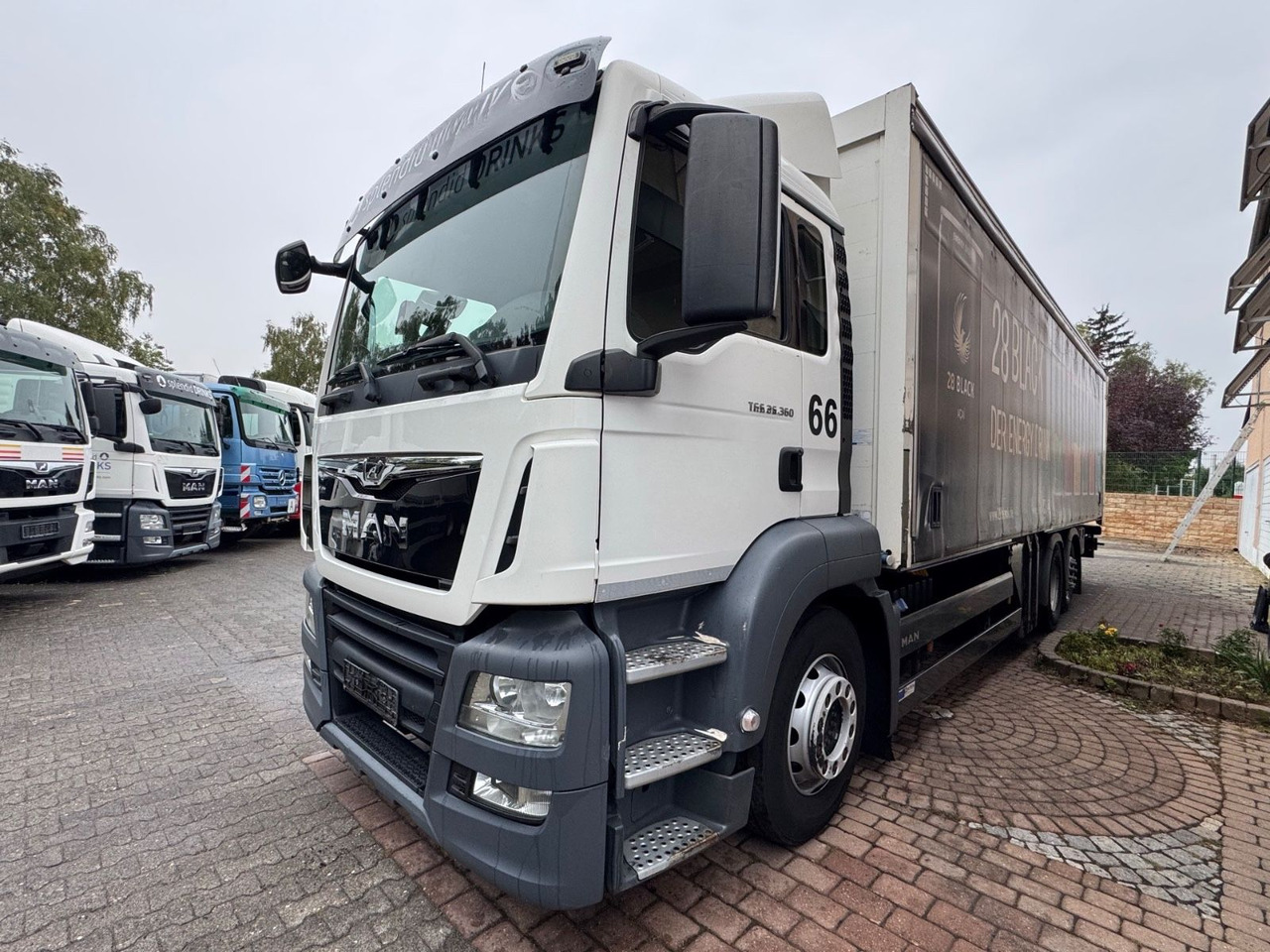 MAN TGS 26.360/LBW/Lenk-Lift/AHK/Voll-Luft - Italszállító teherautó: 3 kép. MAN TGS 26.360/LBW/Lenk-Lift/AHK/Voll-Luft - Italszállító teherautó: 3 kép.