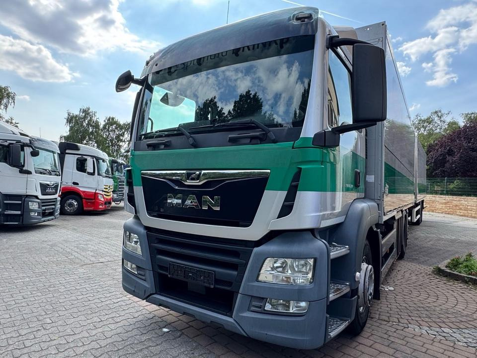 MAN TGS 26.460 2xAHK/2xLBW/Lenk-Lift/kpl.Zug - Dobozos felépítményű teherautó: 2 kép. MAN TGS 26.460 2xAHK/2xLBW/Lenk-Lift/kpl.Zug - Dobozos felépítményű teherautó: 2 kép.