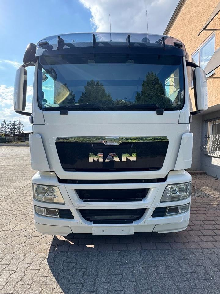 MAN TGS 26.480/Lenk-Lift/Kamera/AHK/Staplerhalterung - Dobozos felépítményű teherautó: 3 kép. MAN TGS 26.480/Lenk-Lift/Kamera/AHK/Staplerhalterung - Dobozos felépítményű teherautó: 3 kép.