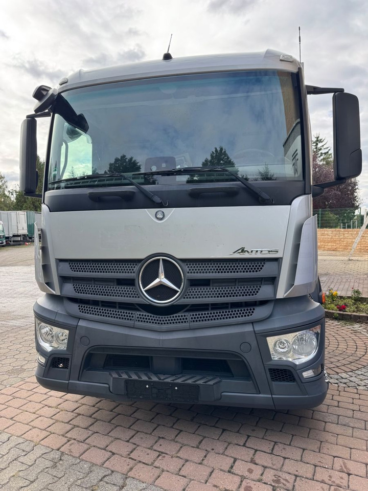 Mercedes-Benz Antos 2540/2xLBW/Kühlung-Defekt/5instock - Hűtős teherautó: 5 kép. Mercedes-Benz Antos 2540/2xLBW/Kühlung-Defekt/5instock - Hűtős teherautó: 5 kép.