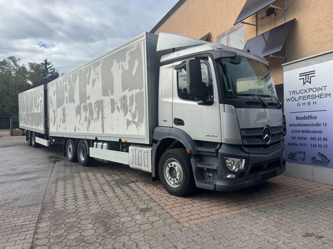 Mercedes-Benz Antos 2540/2xLBW/Kühlung-Defekt/5instock - Hűtős teherautó: 1 kép. Mercedes-Benz Antos 2540/2xLBW/Kühlung-Defekt/5instock - Hűtős teherautó: 1 kép.