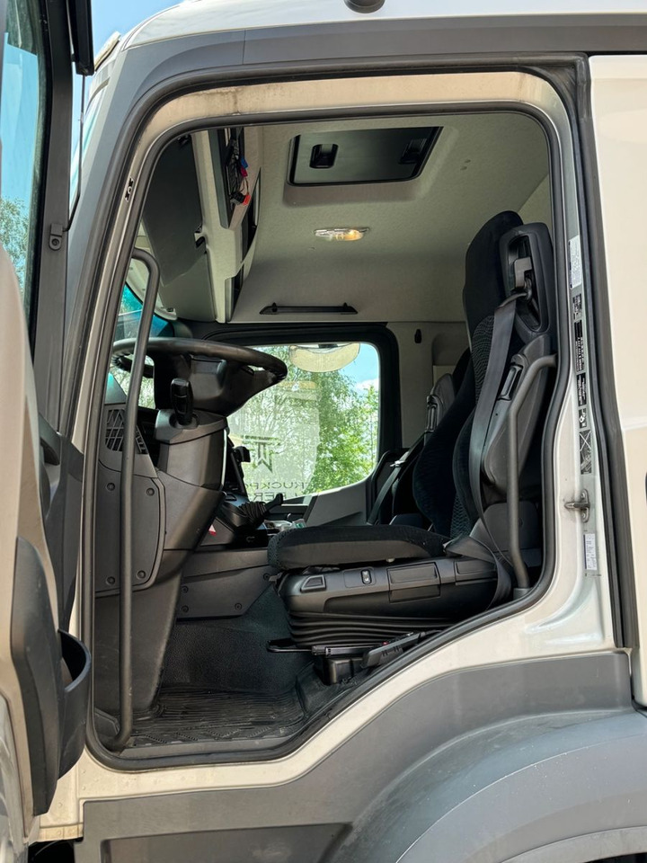 Hűtős teherautó Mercedes-Benz Antos 2540/Durchladbar/2xLBW/Frigoblock/2instock: 8 kép.
