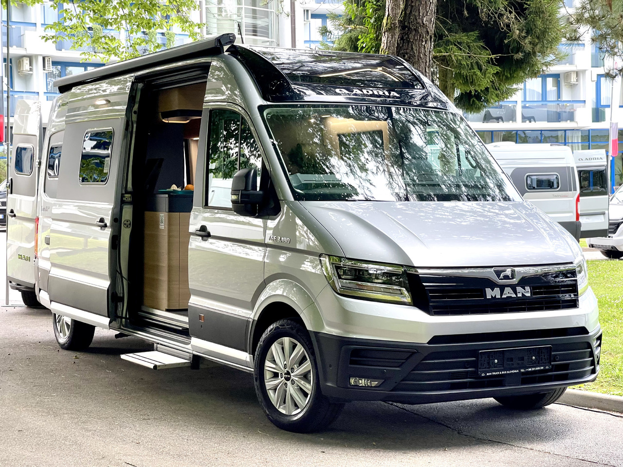 ADRIA MAX 680 SGX - Kempingautó: 1 kép. ADRIA MAX 680 SGX - Kempingautó: 1 kép.