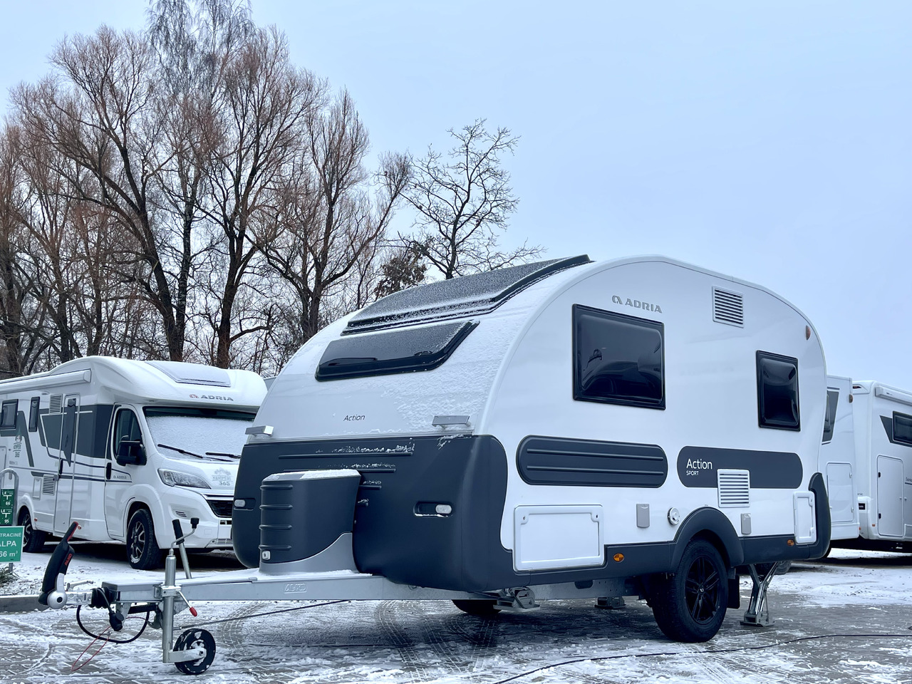Adria Action Sport - Lakókocsi: 1 kép. Adria Action Sport - Lakókocsi: 1 kép.