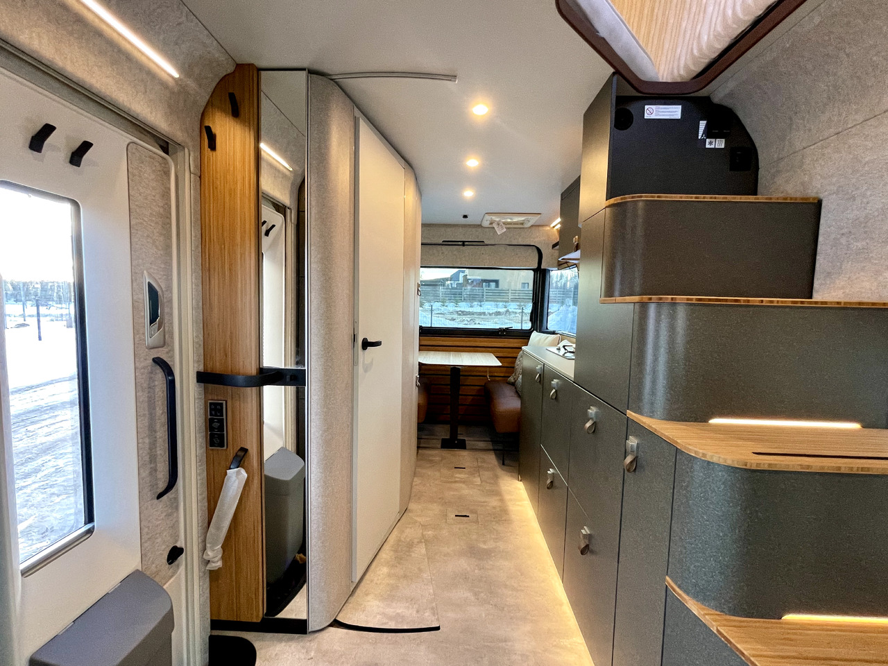 Hymer Venture S - Félintegrált lakóautó: 5 kép. Hymer Venture S - Félintegrált lakóautó: 5 kép.
