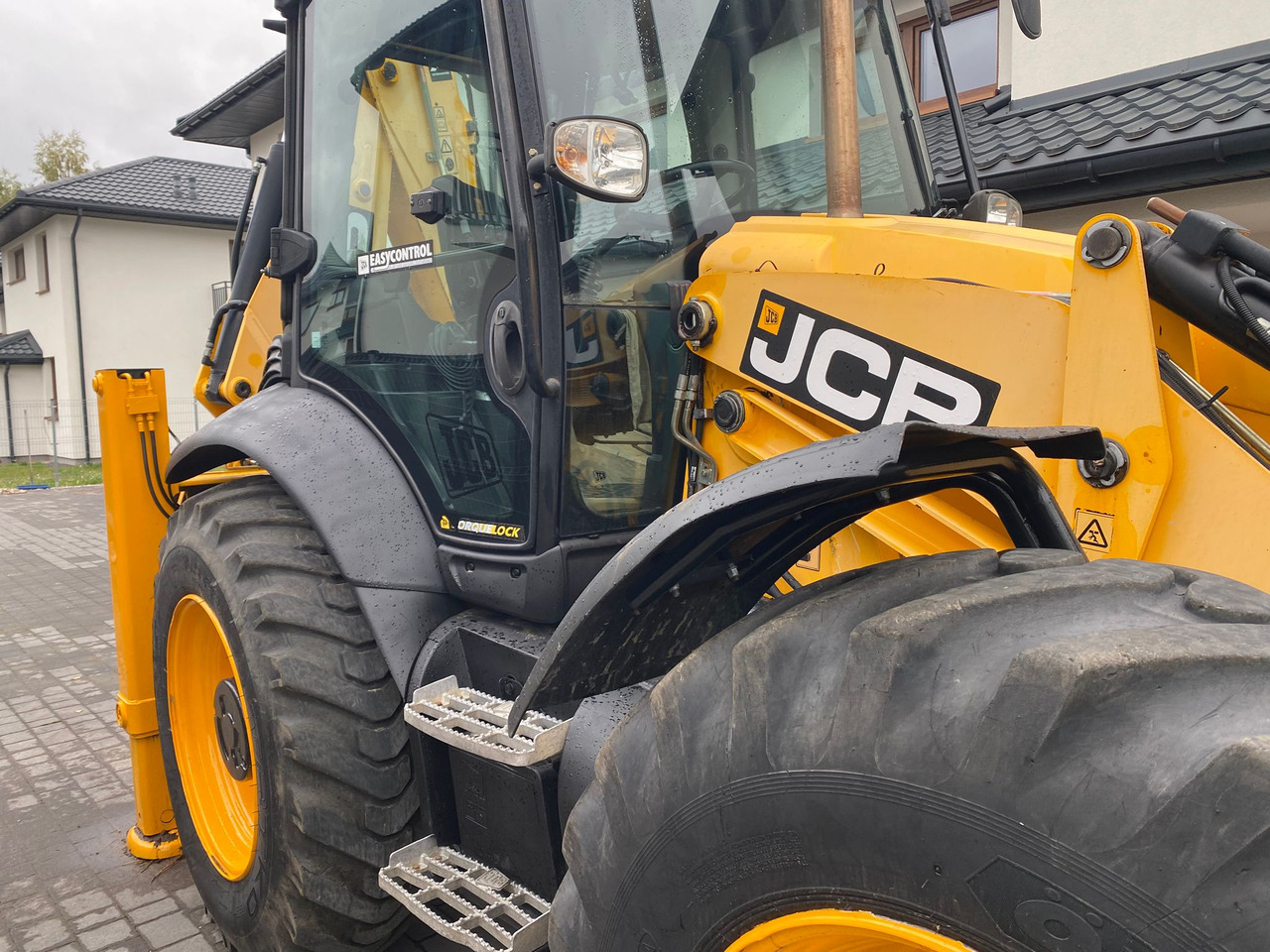 JCB 4CX - Kotrórakodó: 4 kép. JCB 4CX - Kotrórakodó: 4 kép.
