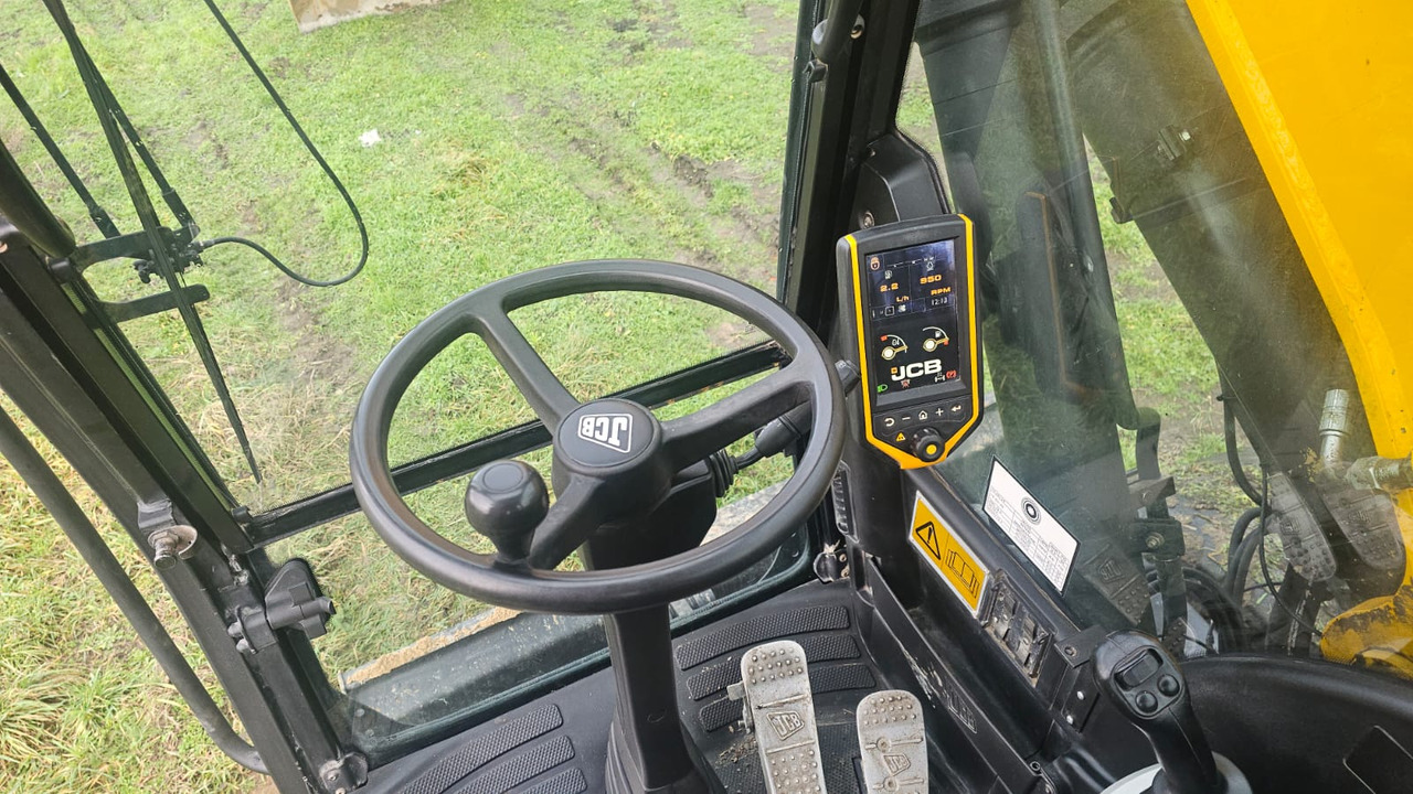 JCB JS175W - Gumikerekes kotró: 2 kép. JCB JS175W - Gumikerekes kotró: 2 kép.