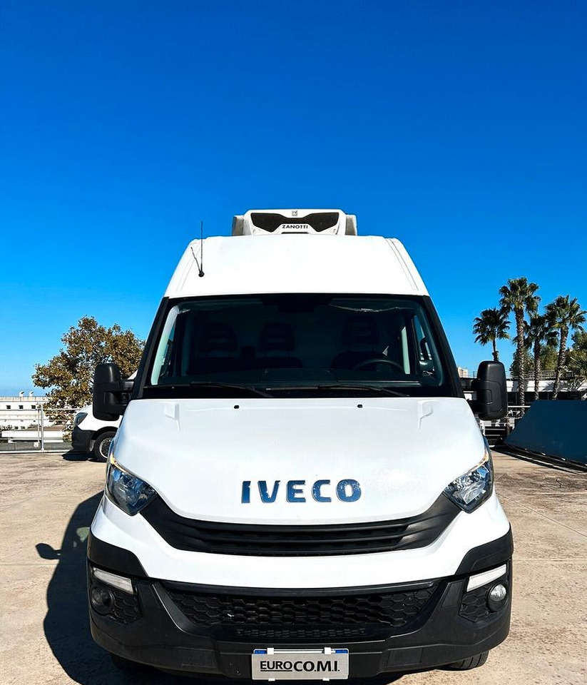 Iveco Daily 35C15 Furgone gemellato Isotermico - Hűtős kisteherautó: 2 kép. Iveco Daily 35C15 Furgone gemellato Isotermico - Hűtős kisteherautó: 2 kép.