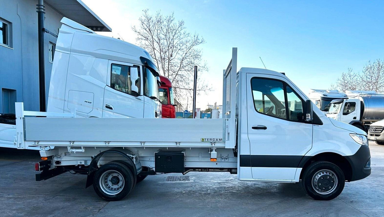 Mercedes 515 T 37/50 PRO Ribaltabile Tril. - Billenőplatós kisteherautó: 4 kép. Mercedes 515 T 37/50 PRO Ribaltabile Tril. - Billenőplatós kisteherautó: 4 kép.